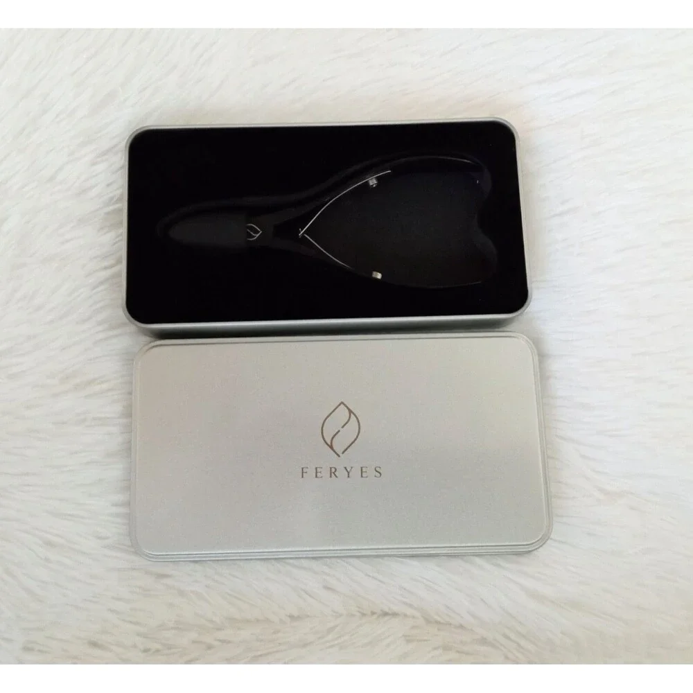 FERYES Toenail Clippers for Thick Fungal or Ingrown Toenails with Metal Case NEW
